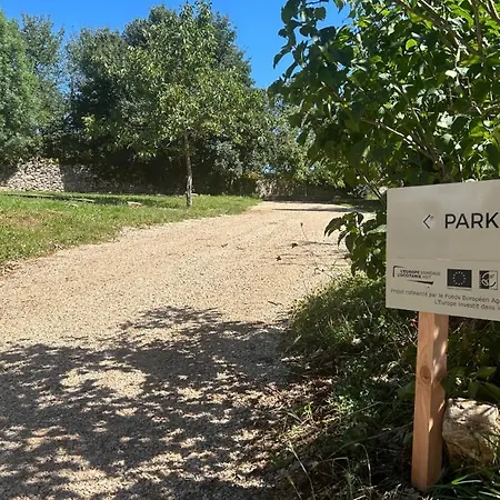 Banassac, Lozere Maison De Pour 8 Personnes Avec Piscine Partagee, Jardin Et Barbecue *