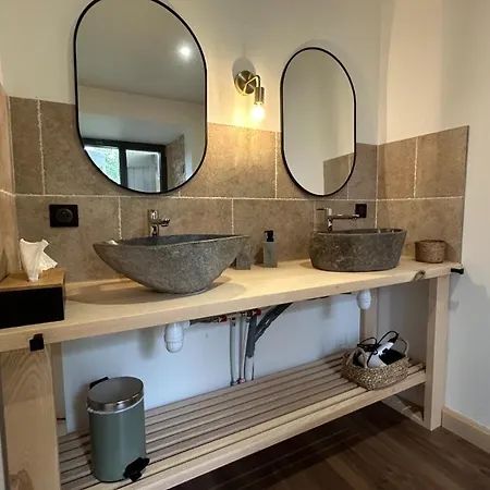 Holiday home Banassac, Lozere Maison De Pour 8 Personnes Avec Piscine Partagee, Jardin Et Barbecue Banassac