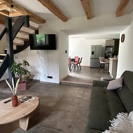 Holiday home Banassac, Lozere Maison De Pour 8 Personnes Avec Piscine Partagee, Jardin Et Barbecue *