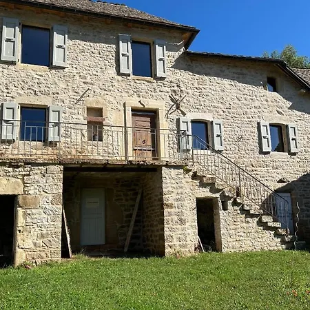 Banassac, Lozere Maison De Pour 8 Personnes Avec Piscine Partagee, Jardin Et Barbecue *